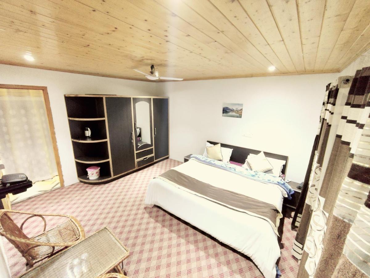 Hotel Sheesha Residency Srīnagar Zewnętrze zdjęcie
