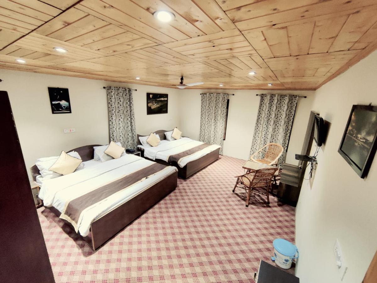 Hotel Sheesha Residency Srīnagar Zewnętrze zdjęcie