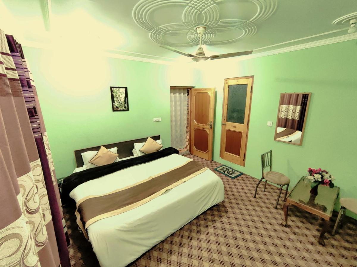 Hotel Sheesha Residency Srīnagar Zewnętrze zdjęcie