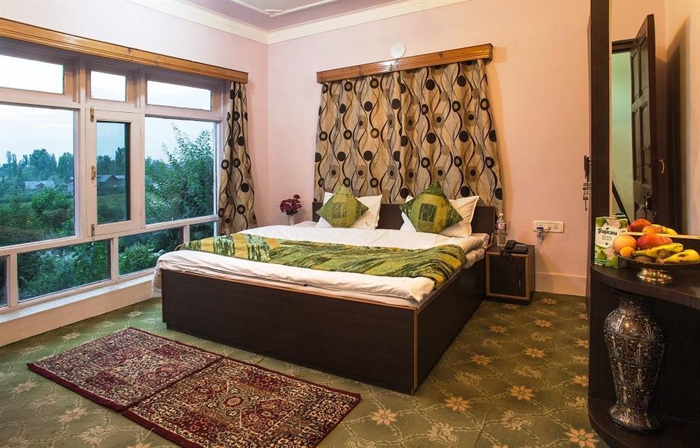 Hotel Sheesha Residency Srīnagar Zewnętrze zdjęcie