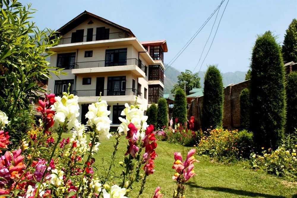 Hotel Sheesha Residency Srīnagar Zewnętrze zdjęcie